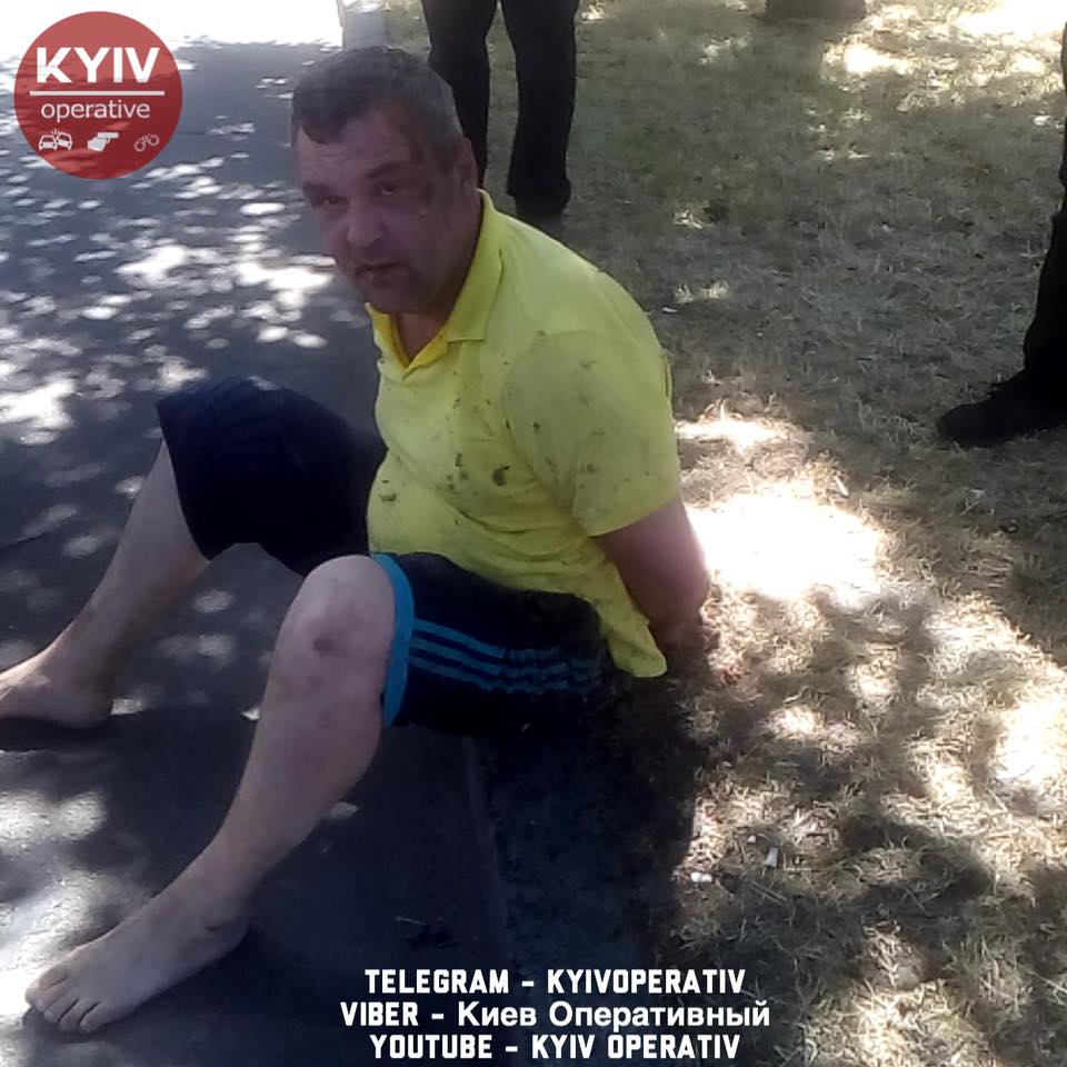 В Киеве пьяный &quot;герой парковки&quot; пытался напасть на &quot;копов&quot; (фото)