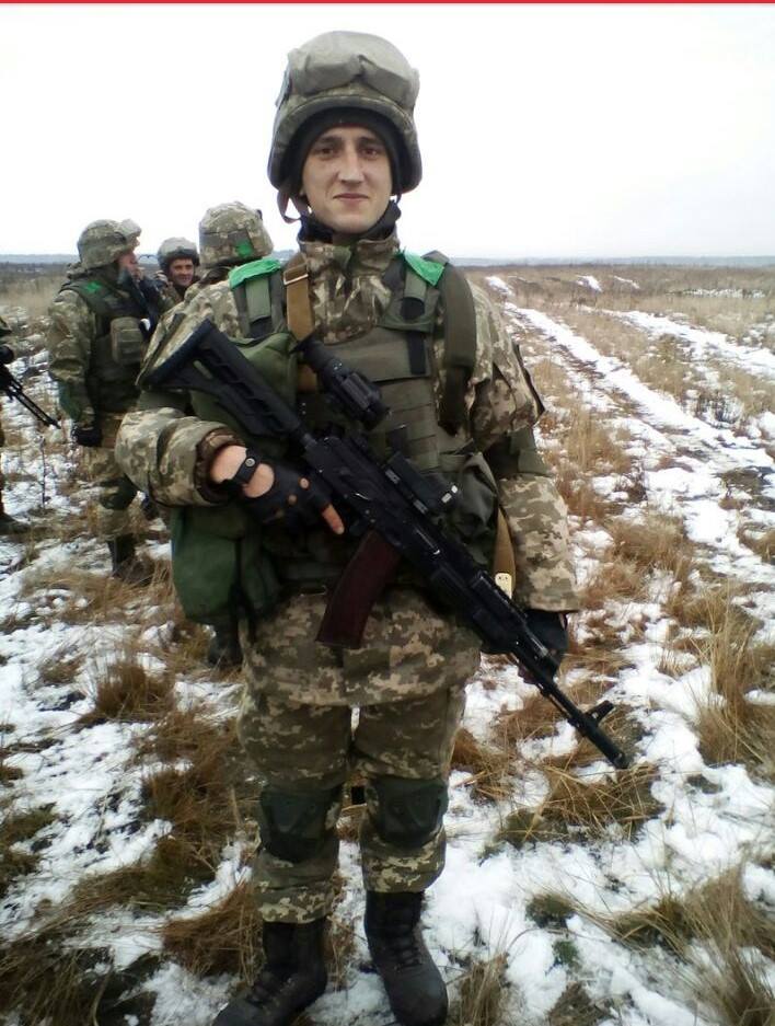 Остались жена и двое детей: в сети рассказали о погибшем на Донбассе бойце ВСУ (фото)
