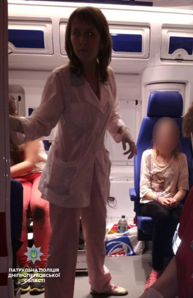 В Днепре из парка госпитализировали двух пьяных подростков (фото)