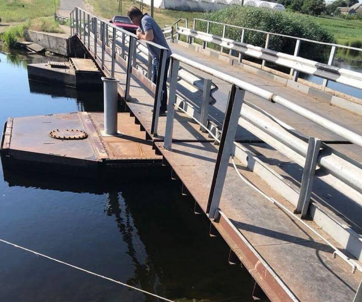 В Николаевской области фуры уничтожили мост через Ингул