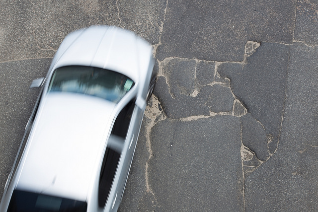 &quot;Очевидное нарушение норм!&quot;: инженер откровенно оценила качество ремонта дорог в Киеве