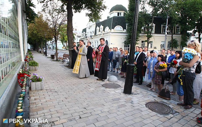 В Киеве прошла акция памяти жертв катастрофы самолета ИЛ-76 (фоторепортаж)