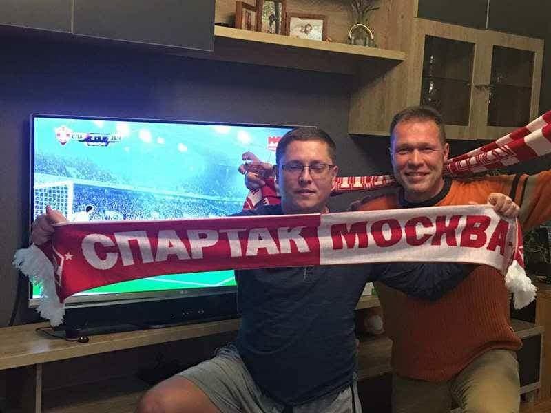 "Нужно встретить достойно": в сети разгорелся скандал из-за бойца АТО с триколором (фото)