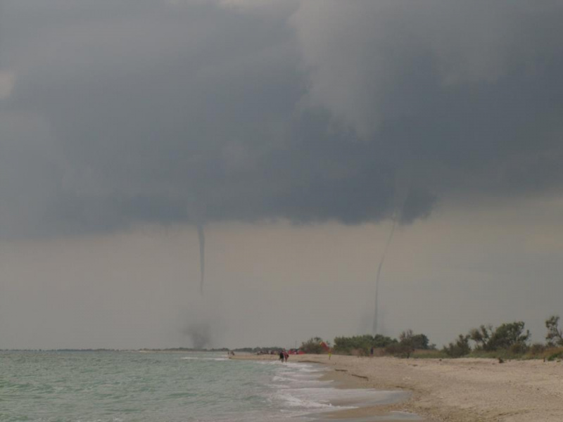 Жителей Одесской области напугал смерч: впечатляющее видео