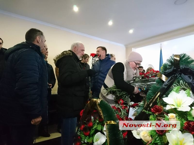 В Николаеве простились с легендарным летчиком Волошиным (фото, видео)