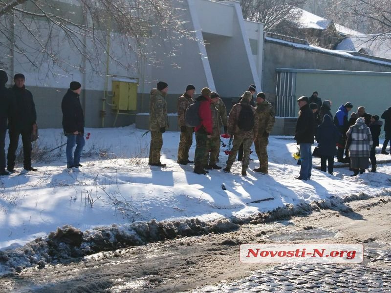 В Николаеве простились с легендарным летчиком Волошиным (фото, видео)
