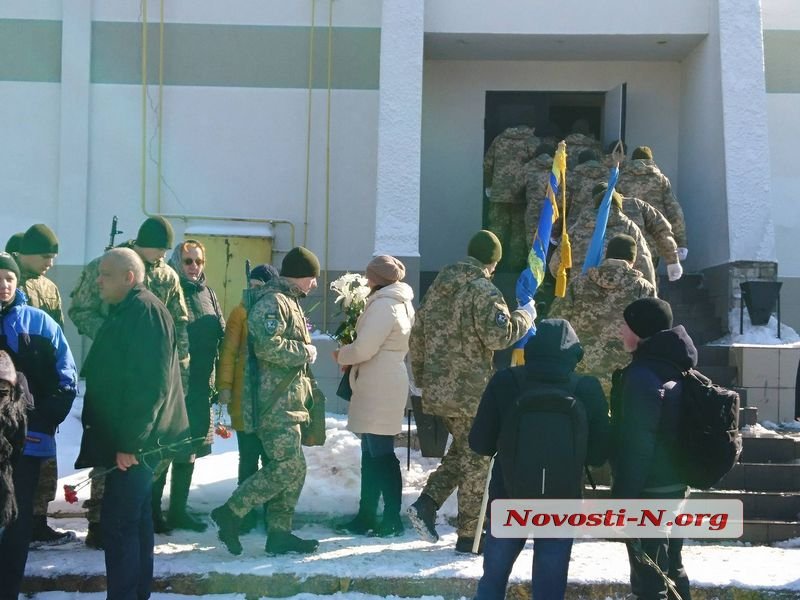 В Николаеве простились с легендарным летчиком Волошиным (фото, видео)