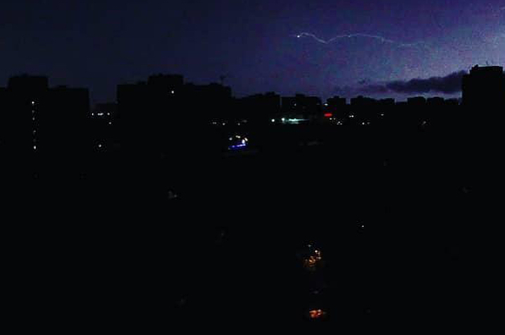 "Киев посетил бог грома": в сети опубликовали уникальные снимки молний во время грозы (фото)