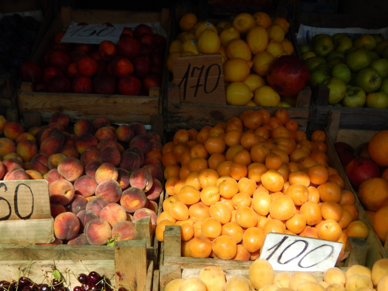 "Ціни радують": стало відомо про вартість продуктів в окупованій Ялті (фото)