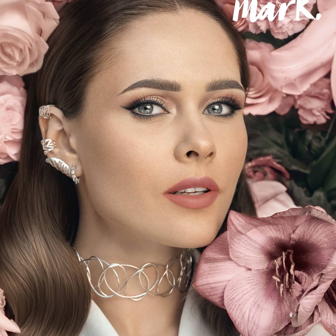 &quot;Классный образ&quot;: фронтвумен группы The Hardkiss Юлия Санина удивила необычной фотосессией