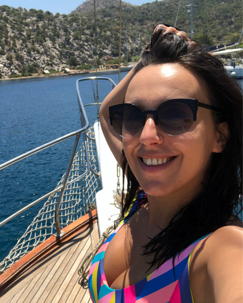 "Однозначно Hot": Джамала порадовала поклонников сочными фотографиями с отдыха