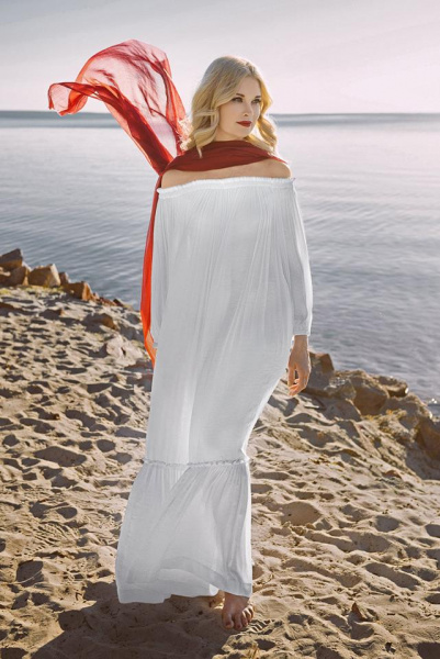 "Совсем другой человек": Лидия Таран поразила поклонников нежным образом в летней фотосессии