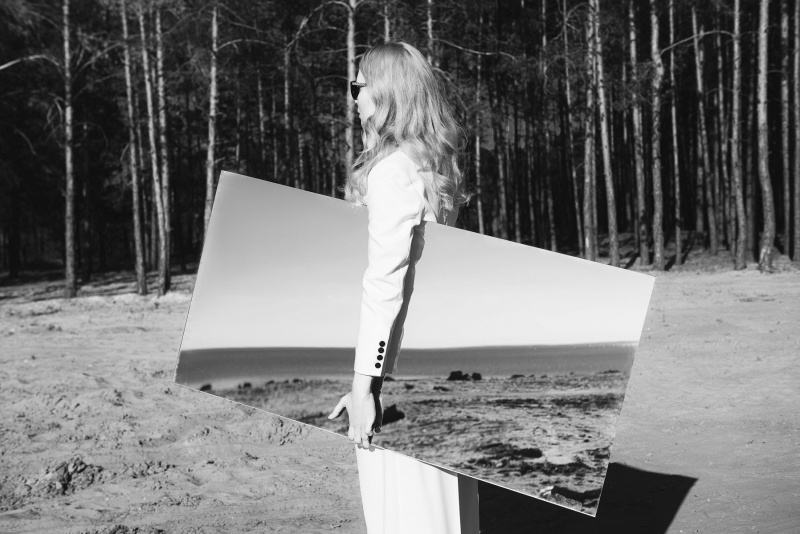 "Совсем другой человек": Лидия Таран поразила поклонников нежным образом в летней фотосессии