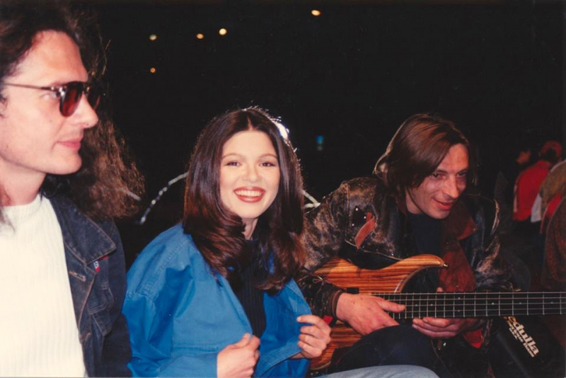 Руслана показала архивные фото 20-летней давности со съемок клипа на песню "Світанок"