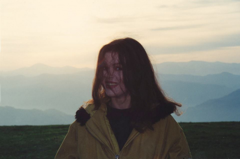 Руслана показала архивные фото 20-летней давности со съемок клипа на песню "Світанок"