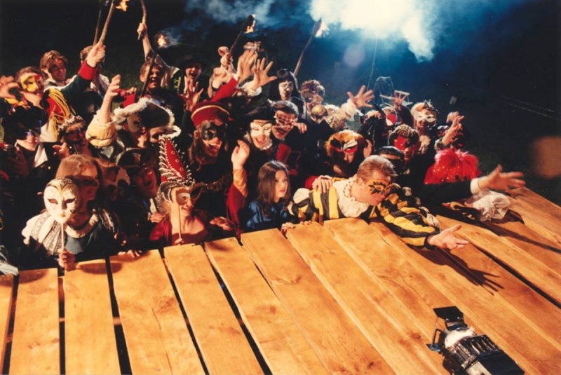 Руслана показала архивные фото 20-летней давности со съемок клипа на песню "Світанок"