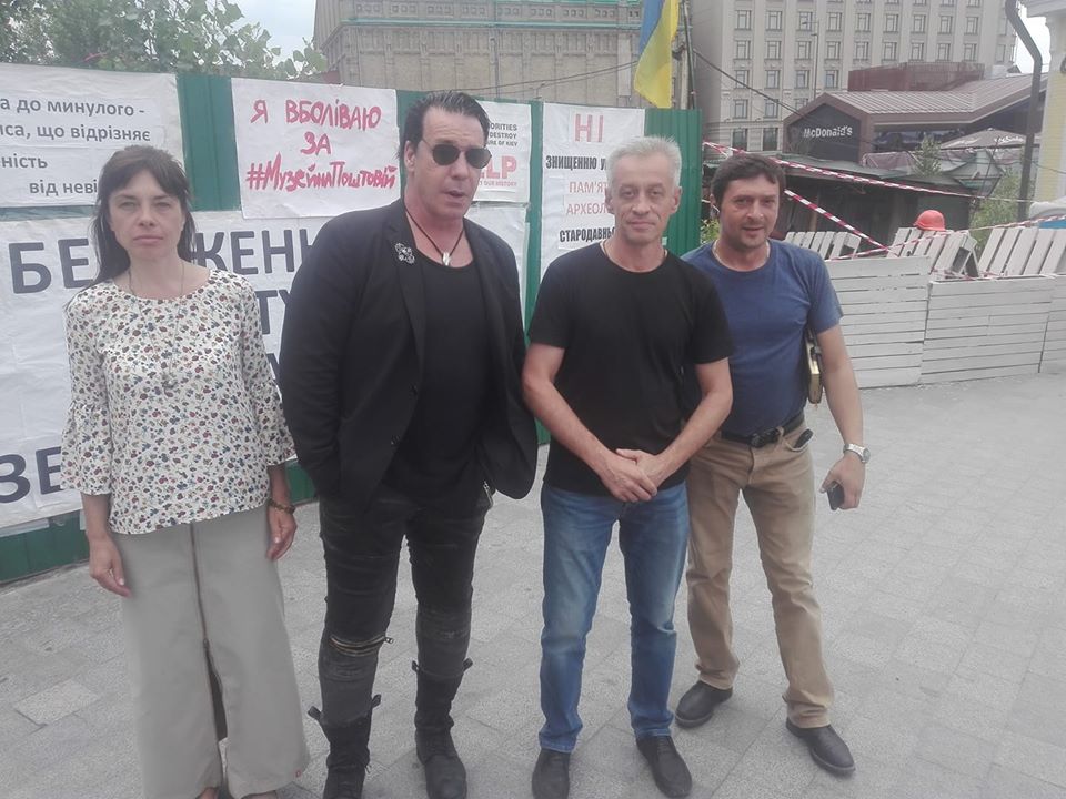 &quot;Тилль, ты свататься приехал?&quot;: в центре Киева был замечен фронтмен Rammstein