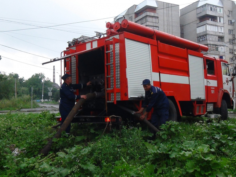 В Ивано-Франковской области затопило более 200 жилых зданий (фото)