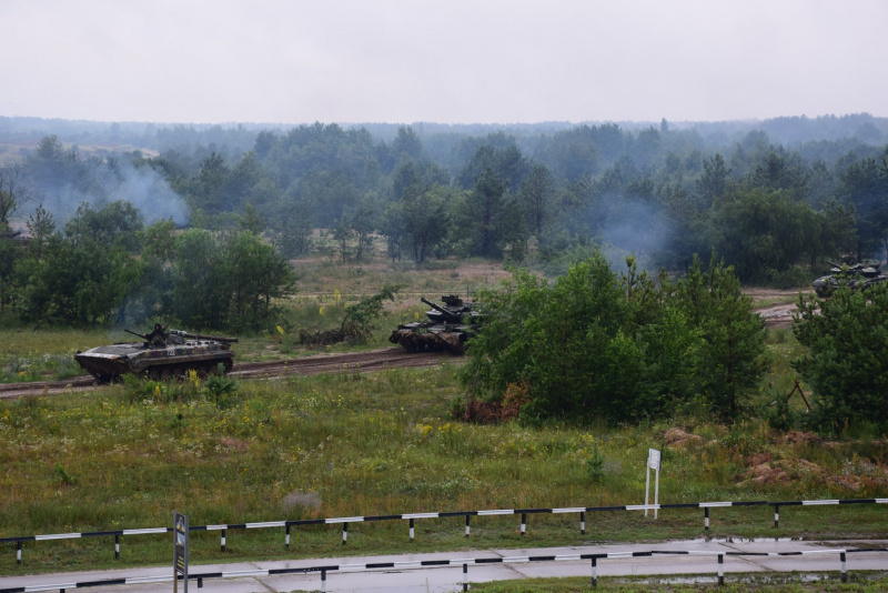 "Профессионализм и слаженность": в сети показали впечатляющую тренировку украинских танкистов (фото)