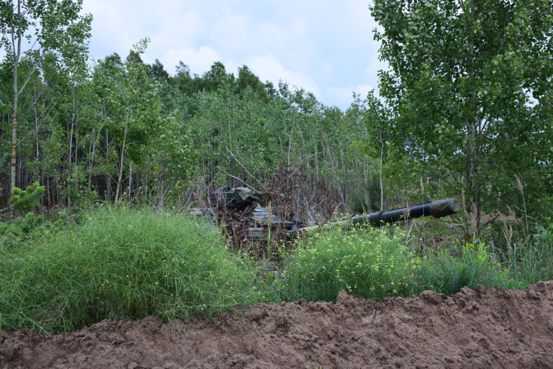 "Профессионализм и слаженность": в сети показали впечатляющую тренировку украинских танкистов (фото)
