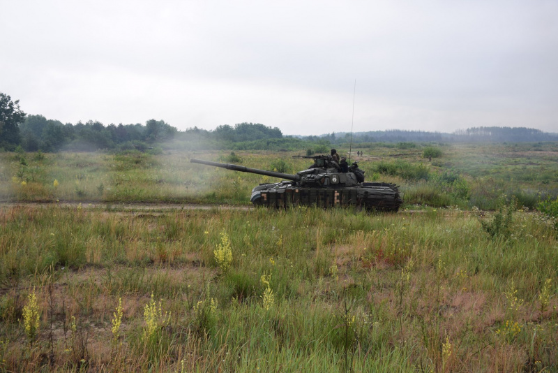 "Профессионализм и слаженность": в сети показали впечатляющую тренировку украинских танкистов (фото)