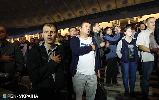 "Украина с тобой!": в Киеве на "Олимпийском" провели масштабную акцию в поддержку Сенцова (фото)