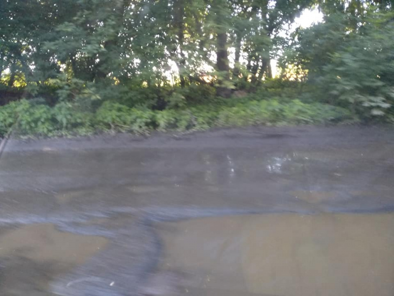 "Чем мы все так согрешили?": в сети показали ужасные дороги под Черкассами (фото)