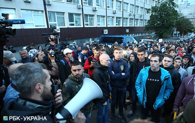"Украина с тобой!": в Киеве на "Олимпийском" провели масштабную акцию в поддержку Сенцова (фото)