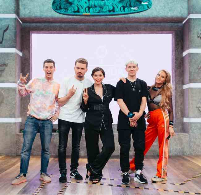 "Це не мода — це щось": фанати жорстко розкритикували "піжаму" Регіни Тодоренко (фото)