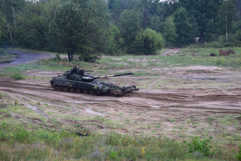 &quot;Профессионализм и слаженность&quot;: в сети показали впечатляющую тренировку украинских танкистов (фото)