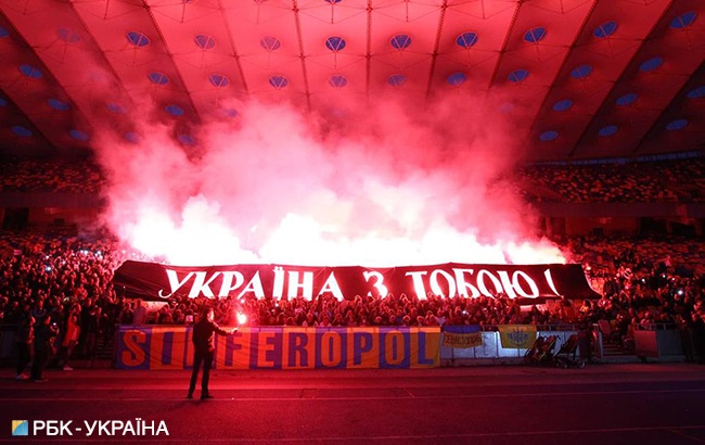 "Украина с тобой!": в Киеве на "Олимпийском" провели масштабную акцию в поддержку Сенцова (фото)