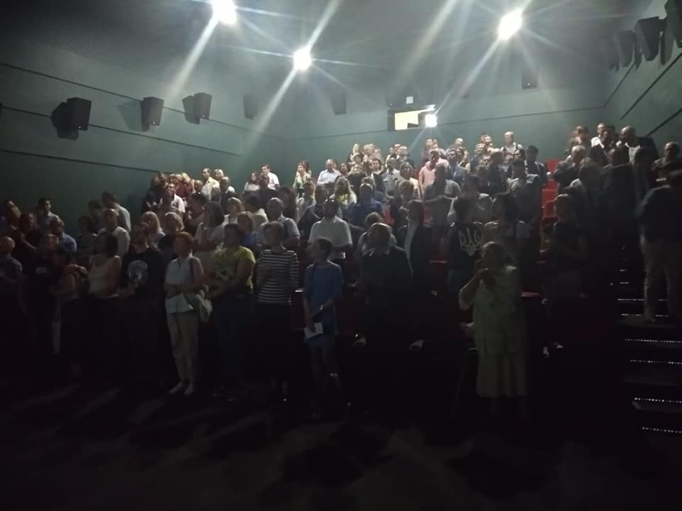 Показ фільму "Кіборги" в Білорусі: повний зал аплодував стоячи (фото)