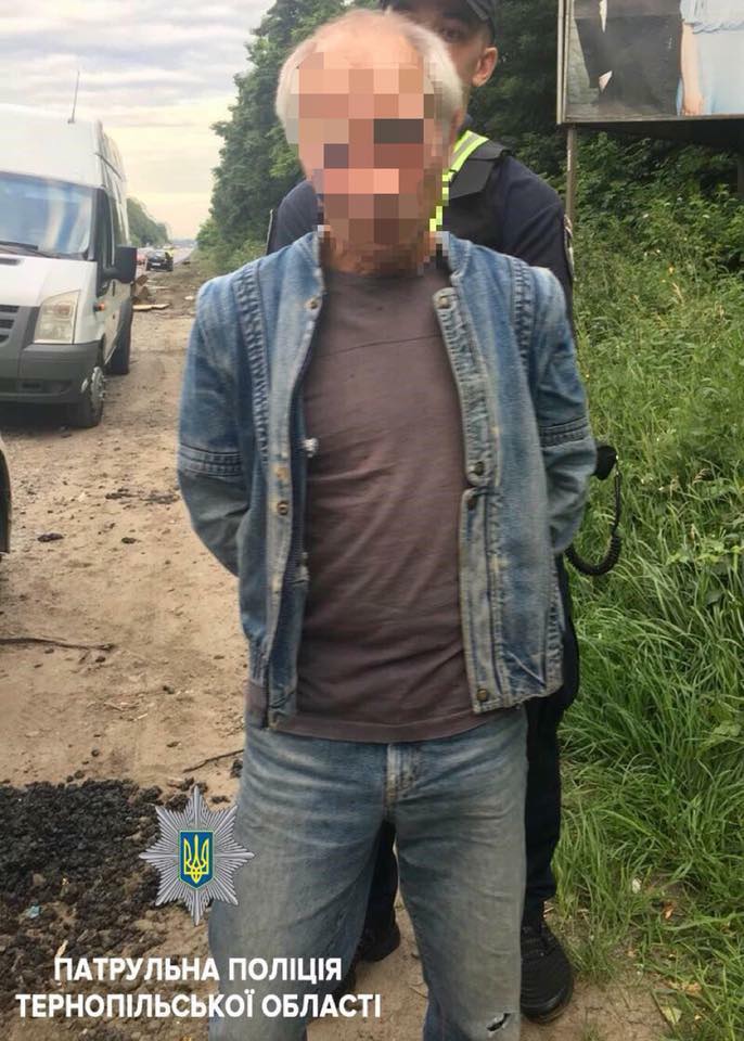 Хотів відкупитися за 50 грн: на трасі Тернопіль-Львів спіймали п'яного водія