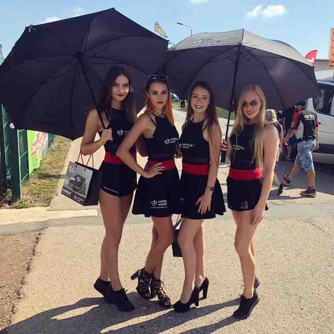 Стереотипи, маніпуляції і принизлива реклама: що не так із захистом прав жінок в Україні