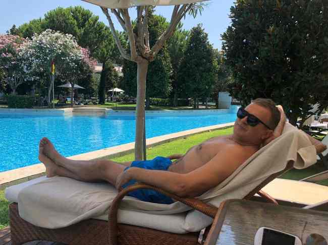 "Потрібно встигнути полінуватися": Горбунов та Осадча показали знімки з пляжного відпочинку (фото)