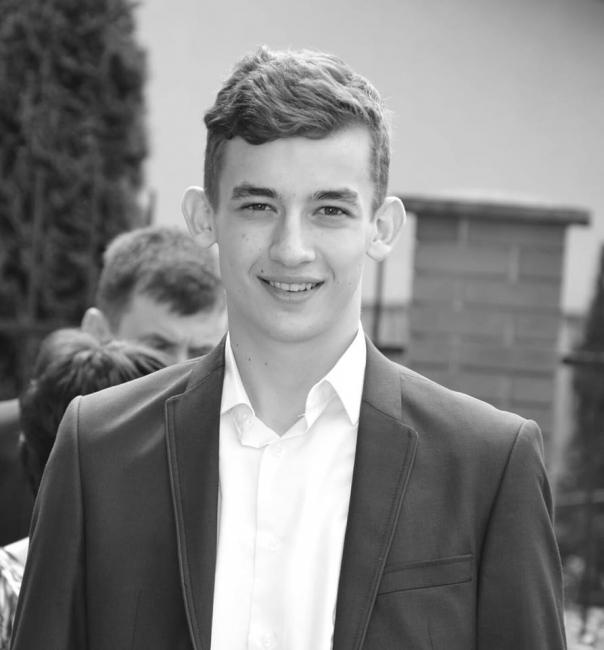 Заступился за девушек: в Тернополе похоронили 20-летнего парня, которого избили в день рождения