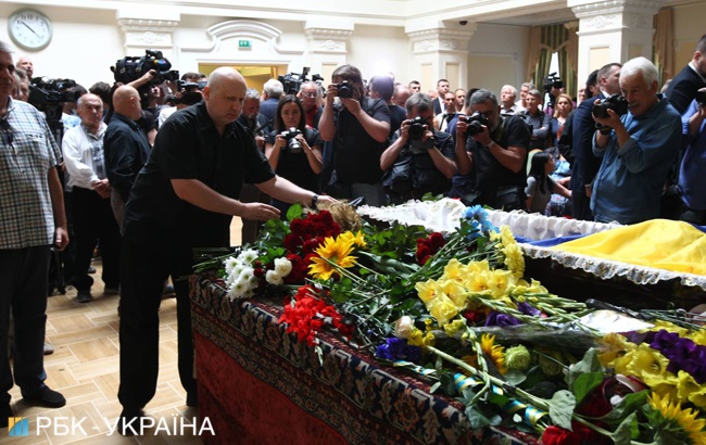 В Киеве попрощались с Левком Лукьяненко (фоторепортаж)