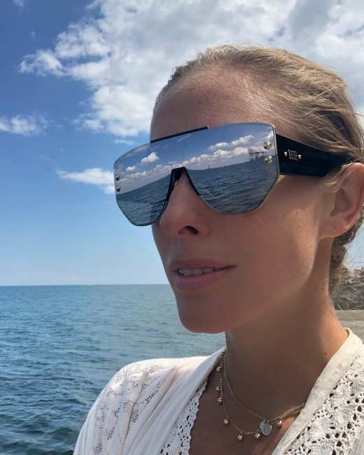 &quot;Русалка&quot;: Катя Осадчая похвасталась стройной фигурой на пляже в Одессе (фото)