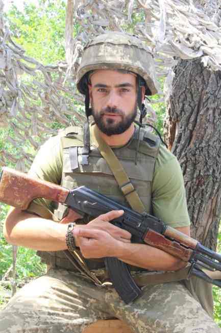 "Колишні співслужбовці ставали на бік окупанта": в мережі розповіли історію бійця ООС, який служив в Криму