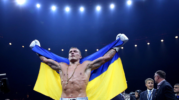 "Чемпион, гордость, легенда!": победоносный бой Усика в Москве вызвал фурор в сети