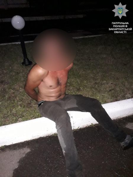 Угрожали вилами: жители Закарпатья напали на полицейского