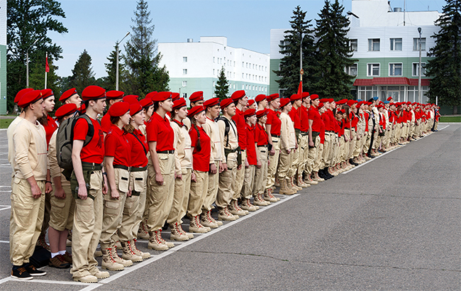 Кримські окупанти набирають дітей в юнацьку армію