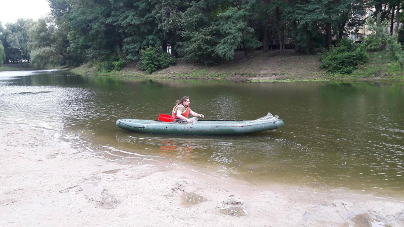 "Твари, ничего святого": жители Киева озабочены массовыми смертями уток в озерах (фото)