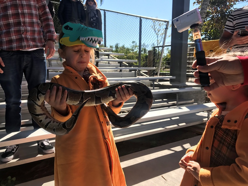 "Їв крокодилів і годував акул": як відомий український ведучий подорожував по Америці