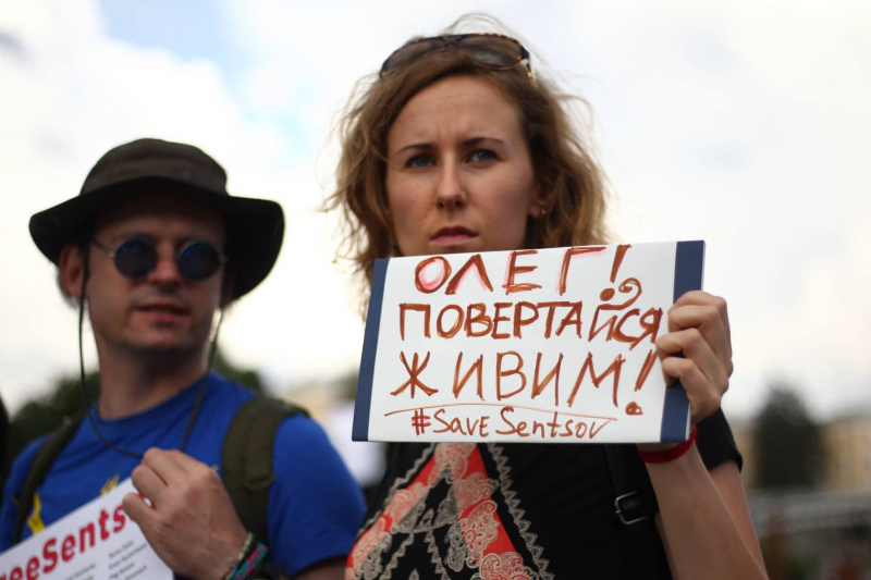 День рождения Олега Сенцова: в Киеве проходит акция в поддержку политзаключенного (фоторепортаж)