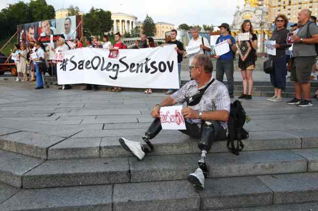 День народження Олега Сенцова: в Києві проходить акція на підтримку політв'язня (фоторепортаж)