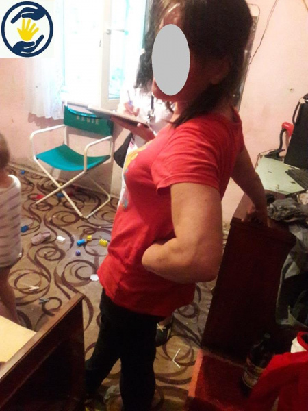 "В такие моменты рвется душа": 5-летнего голодающего сына пьяной матери забрали в детдом