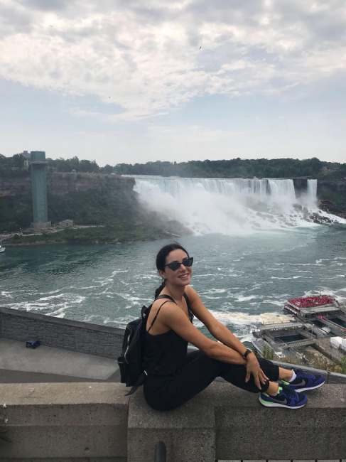 "Удивлению местных жителей не было предела": украинская певица показала трюк в центре Торонто