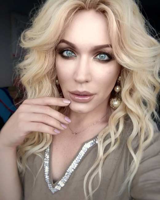 "Это не веселье": травести-дива Монро высказалась о том, почему пока не хочет детей