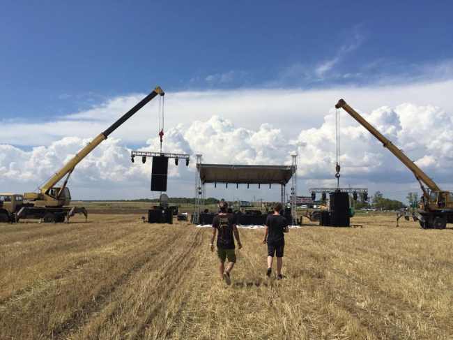 &quot;Наш с тобой рок-н-рольный фронт&quot;: Бумбокс провели акцию на границе с Крымом (фото, видео)
